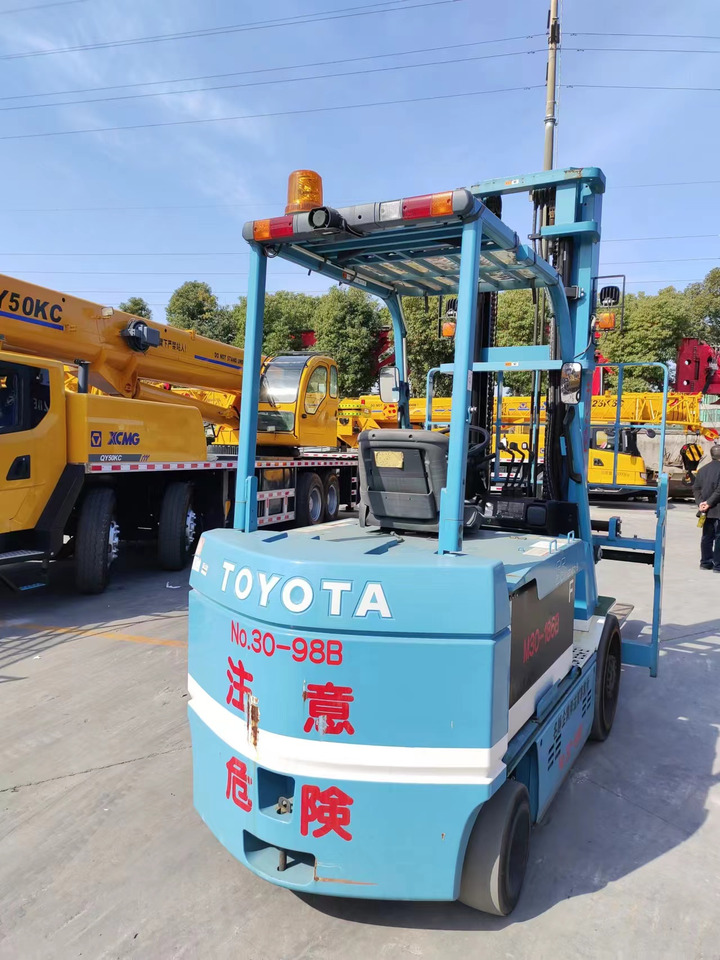 TOYOTA 7FBCU55 electric forklift from Japan original - Chariot élévateur électrique: photos 2 TOYOTA 7FBCU55 electric forklift from Japan original - Chariot élévateur électrique: photos 2
