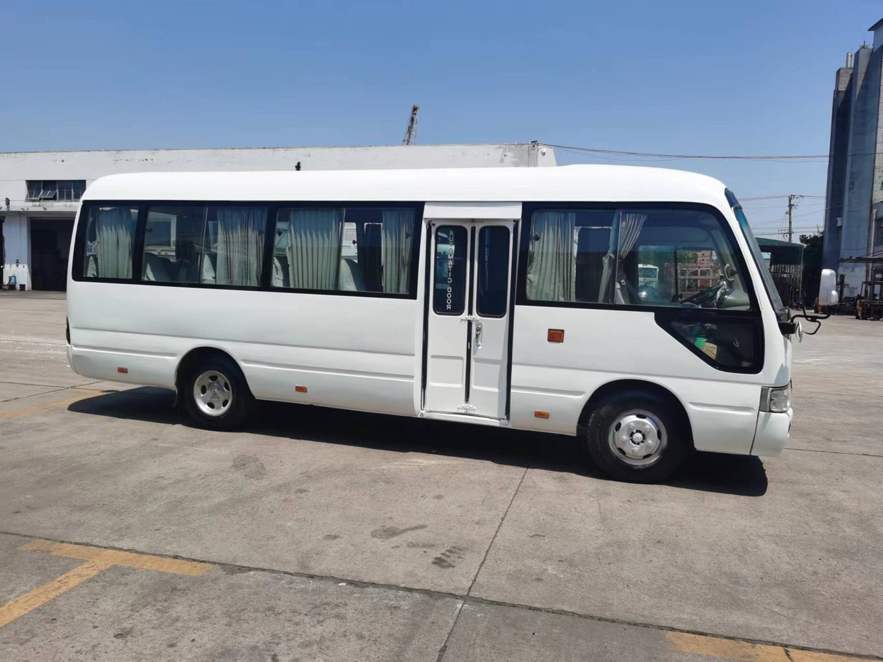 Autocar TOYOTA Coaster: photos 1