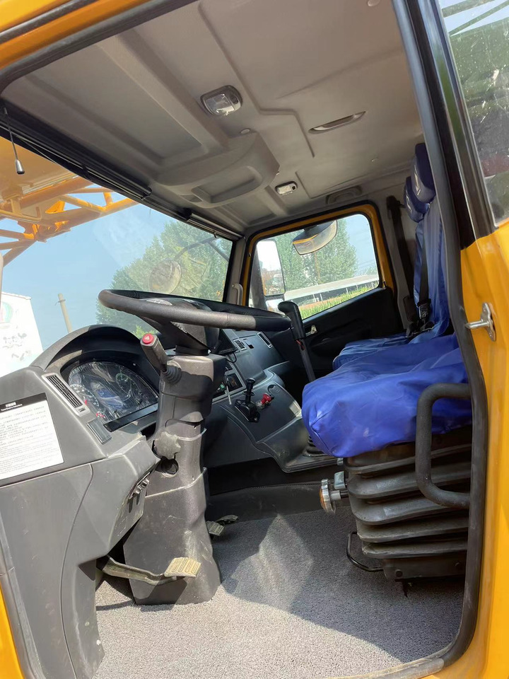 XCMG QY70K - Grue mobile: photos 5 XCMG QY70K - Grue mobile: photos 5