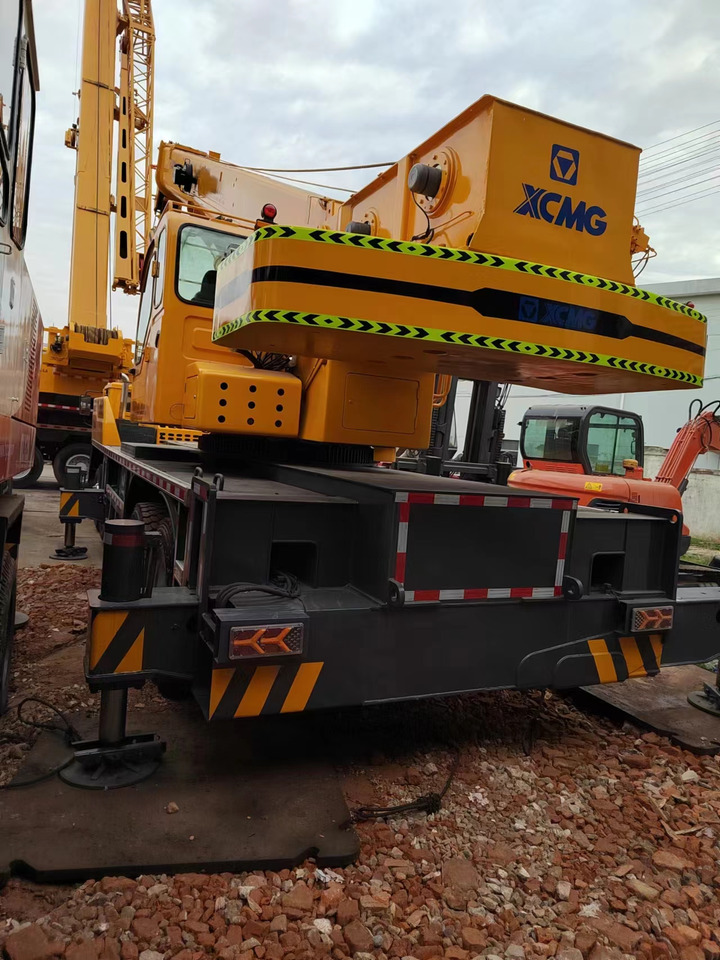 XCMG QY70K good condition QY25K QY50K QY100K QY130K China brand mobile crane - Grue mobile: photos 3 XCMG QY70K good condition QY25K QY50K QY100K QY130K China brand mobile crane - Grue mobile: photos 3