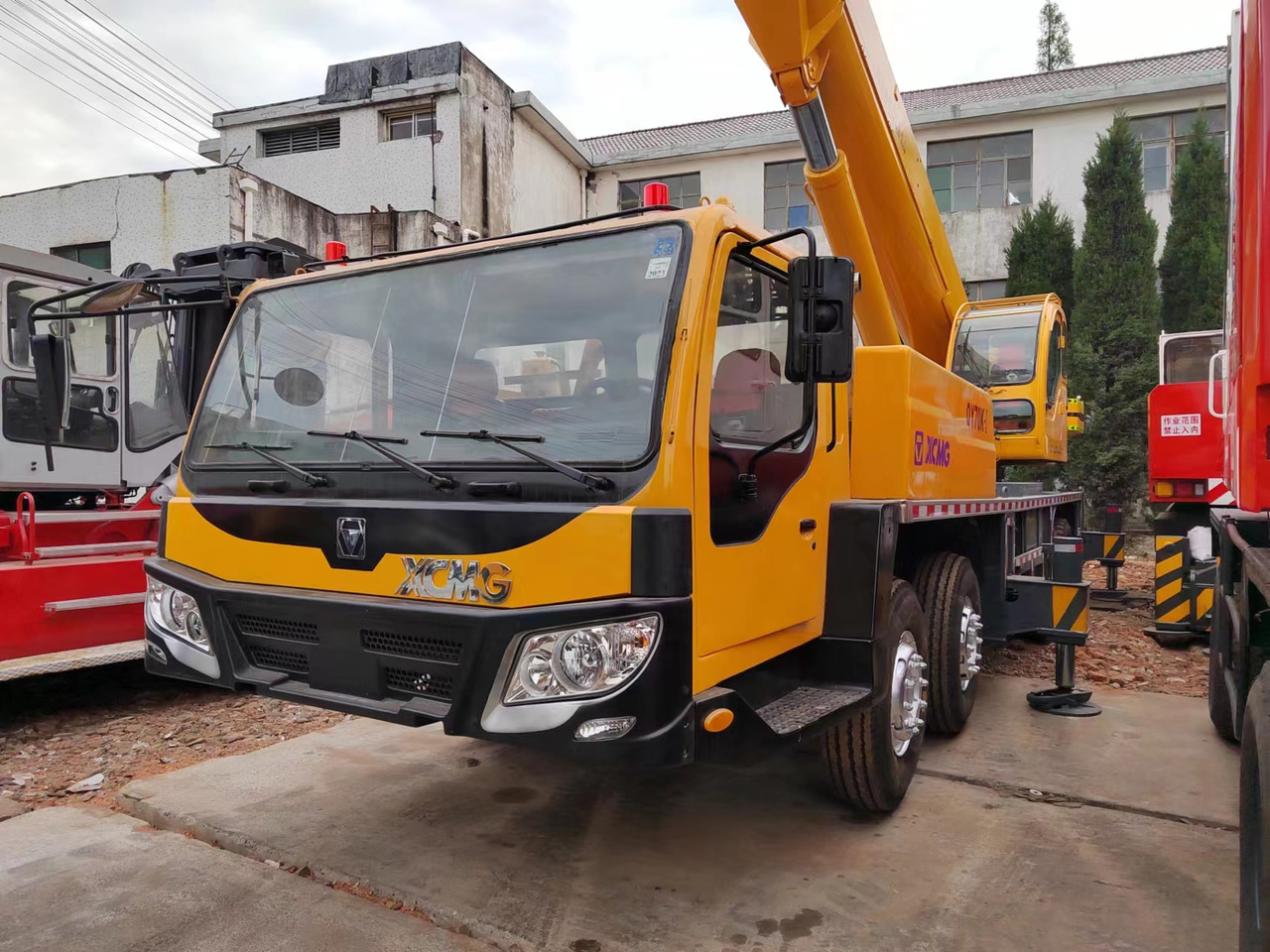 XCMG QY70K good condition QY25K QY50K QY100K QY130K China brand mobile crane - Grue mobile: photos 1 XCMG QY70K good condition QY25K QY50K QY100K QY130K China brand mobile crane - Grue mobile: photos 1