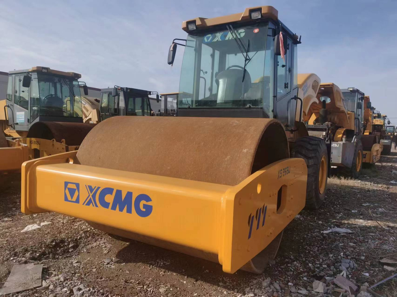 XCMG XS-263J - Compacteur à pieds de mouton/ Monocylindre: photos 4 XCMG XS-263J - Compacteur à pieds de mouton/ Monocylindre: photos 4