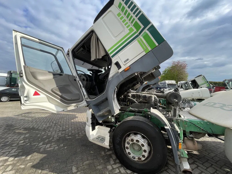 Tracteur routier DAF CF 85.460 Tractor unit: photos 15