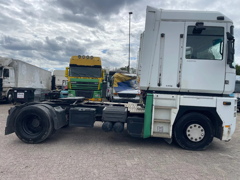 Tracteur routier Renault Magnum 440 Tractor unit: photos 9