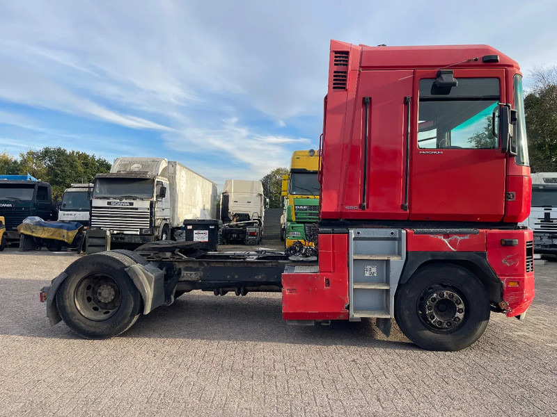 Renault Magnum 480 MACK Tractor unit - Tracteur routier: photos 4 Renault Magnum 480 MACK Tractor unit - Tracteur routier: photos 4