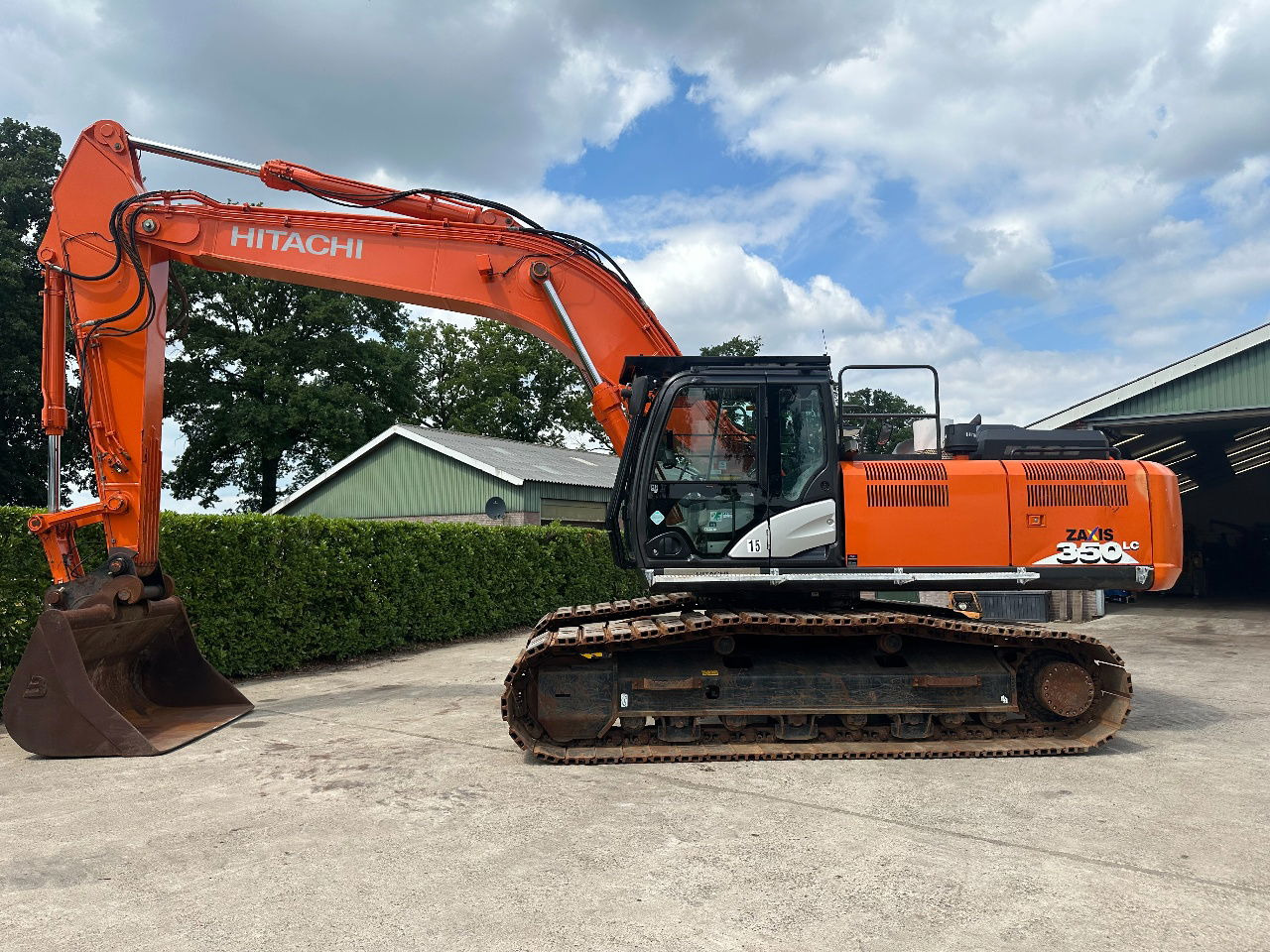 Hitachi ZX350LC-6 - Pelle sur chenille: photos 4 Hitachi ZX350LC-6 - Pelle sur chenille: photos 4