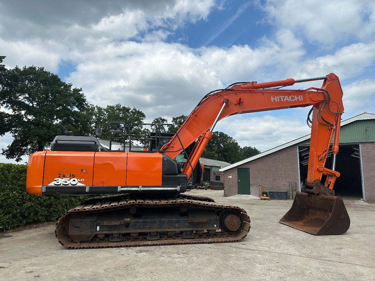 Hitachi ZX350LC-6 - Pelle sur chenille: photos 5 Hitachi ZX350LC-6 - Pelle sur chenille: photos 5