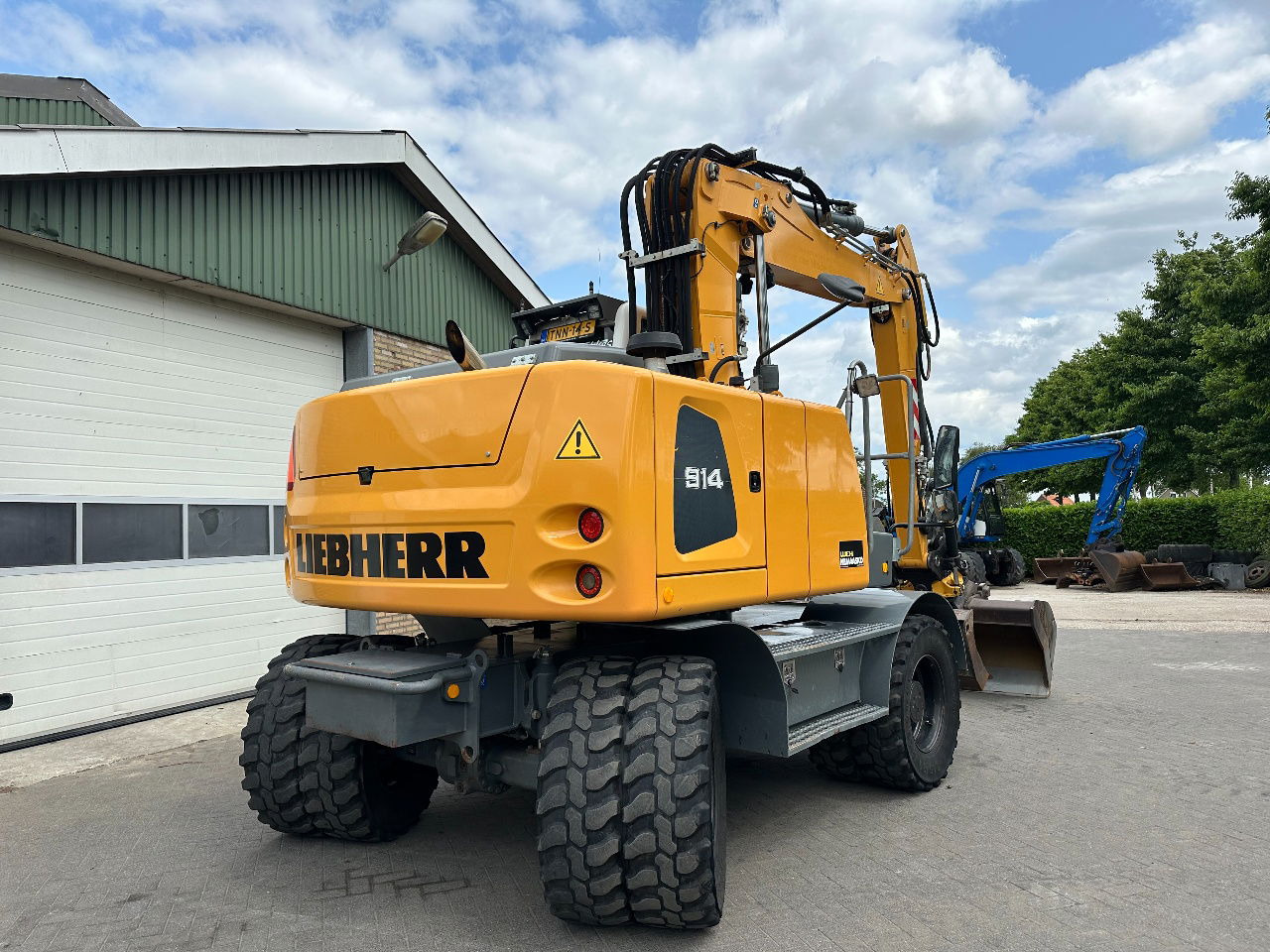 Liebherr A914 - Pelle sur pneus: photos 3 Liebherr A914 - Pelle sur pneus: photos 3
