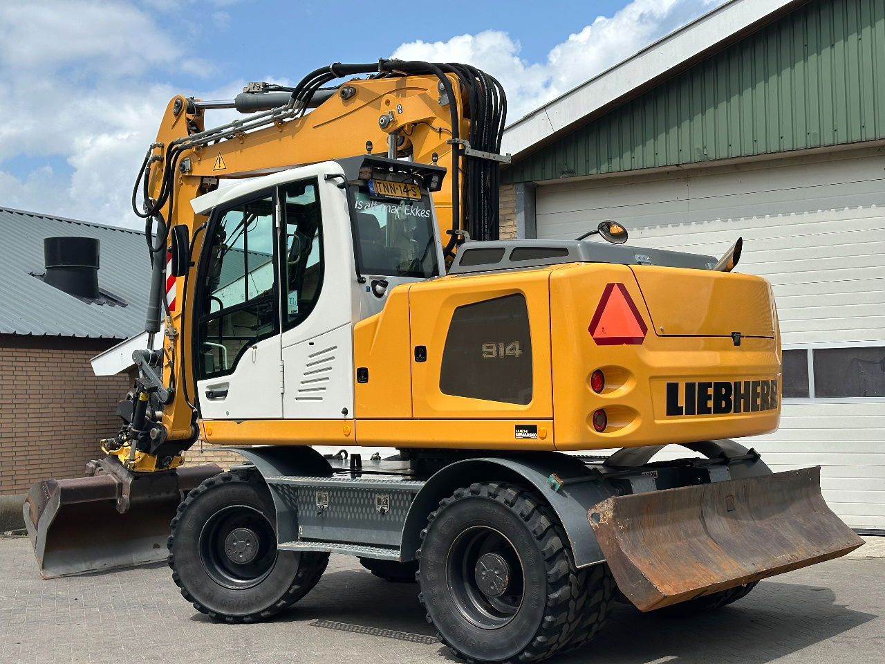Liebherr A914 - Pelle sur pneus: photos 2 Liebherr A914 - Pelle sur pneus: photos 2