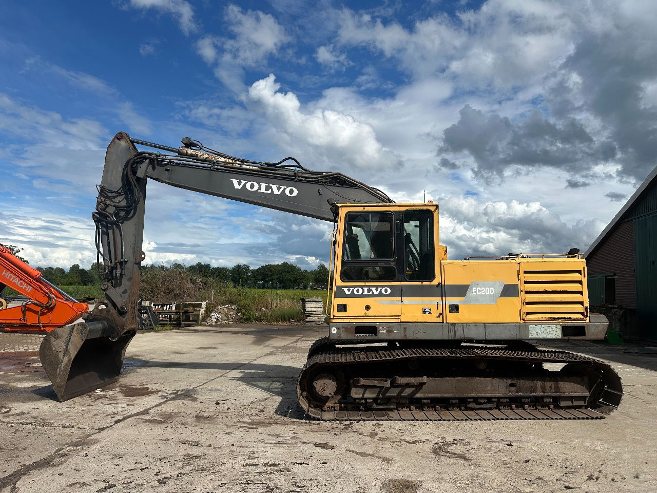 Volvo EC200 - Pelle sur chenille: photos 3 Volvo EC200 - Pelle sur chenille: photos 3