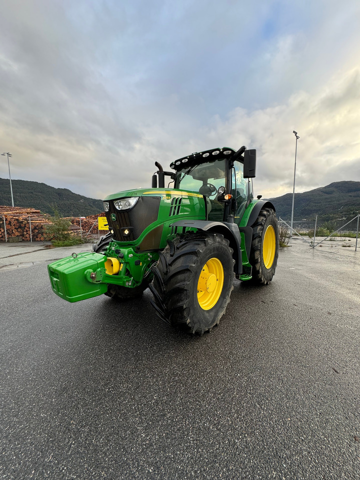 John Deere 6215R - Tracteur agricole: photos 2 John Deere 6215R - Tracteur agricole: photos 2