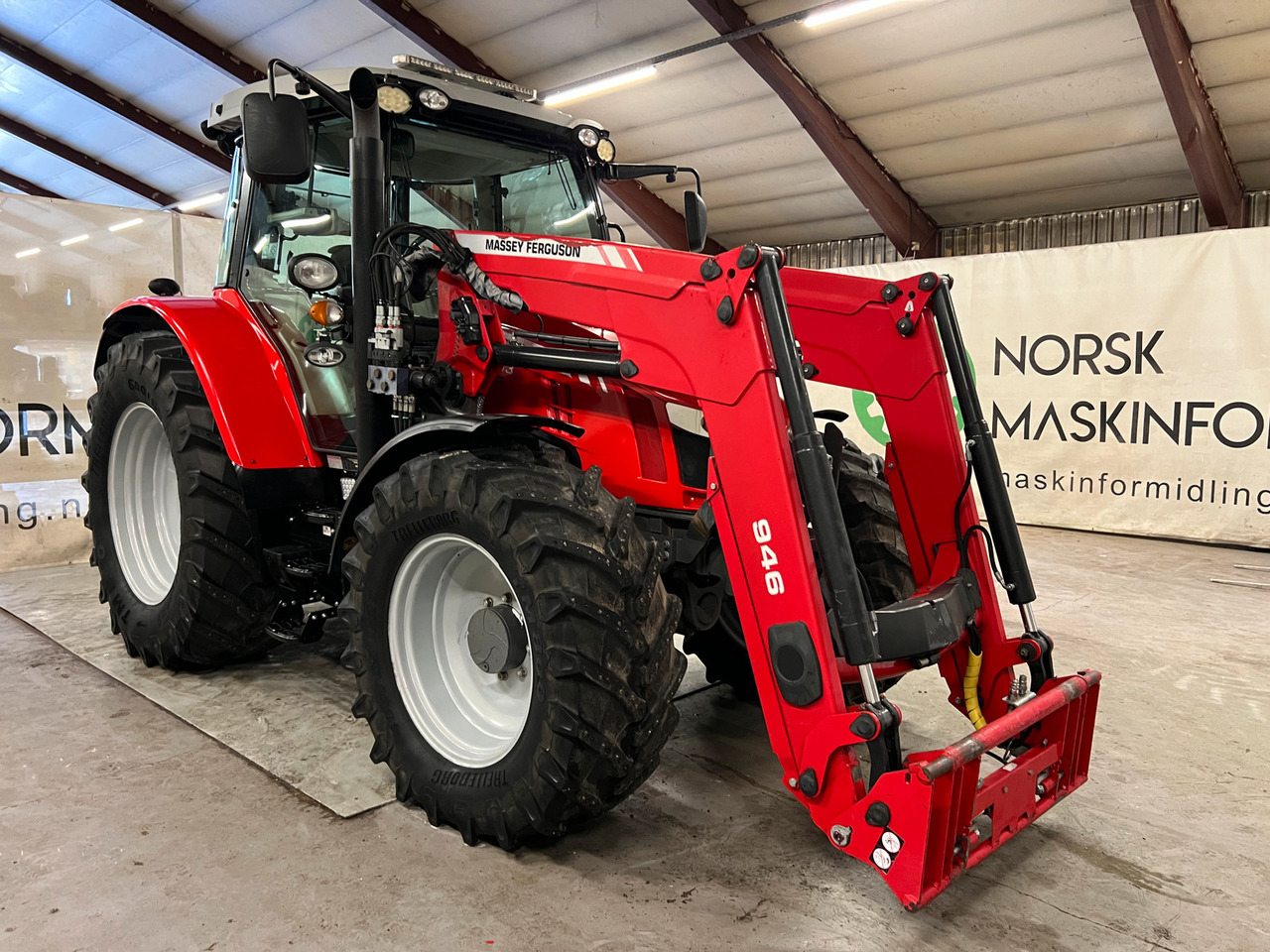 Massey Ferguson 5613 Dyna 6 - Tracteur agricole: photos 4 Massey Ferguson 5613 Dyna 6 - Tracteur agricole: photos 4
