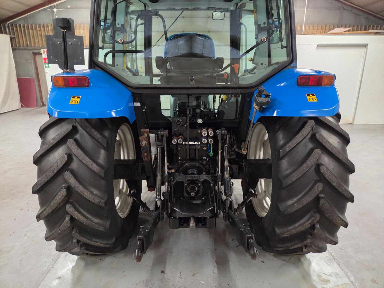 New Holland T5060 #Fin 1 eiers traktor - Tracteur agricole: photos 5 New Holland T5060 #Fin 1 eiers traktor - Tracteur agricole: photos 5