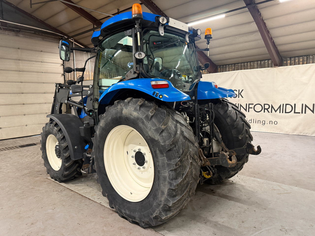 New Holland T6.140 EC - Tracteur agricole: photos 3 New Holland T6.140 EC - Tracteur agricole: photos 3