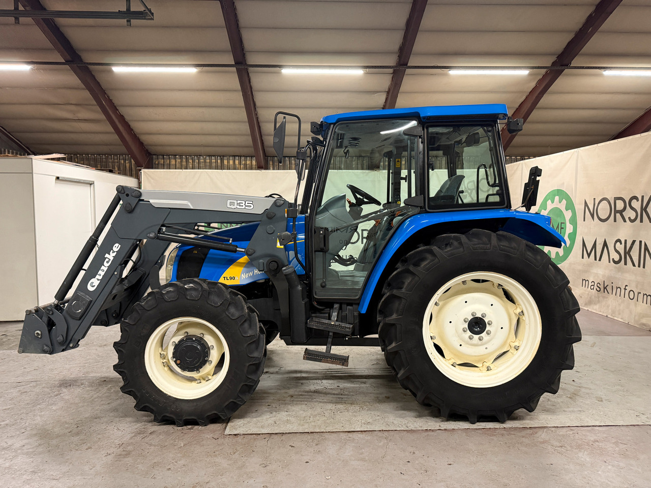 New Holland TL90 - Tracteur agricole: photos 2 New Holland TL90 - Tracteur agricole: photos 2
