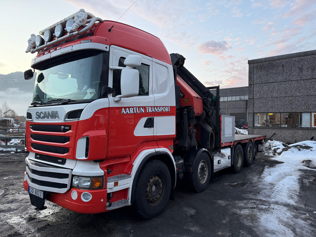 Scania R560 - Camion grue, Camion plateau: photos 1 Scania R560 - Camion grue, Camion plateau: photos 1
