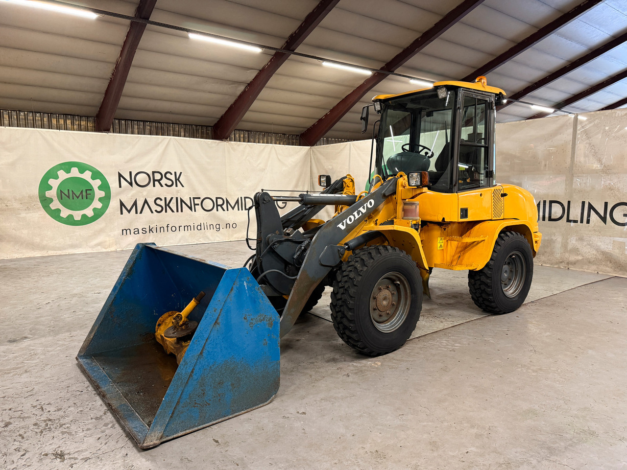 Volvo L30B - Chargeuse sur pneus: photos 1 Volvo L30B - Chargeuse sur pneus: photos 1