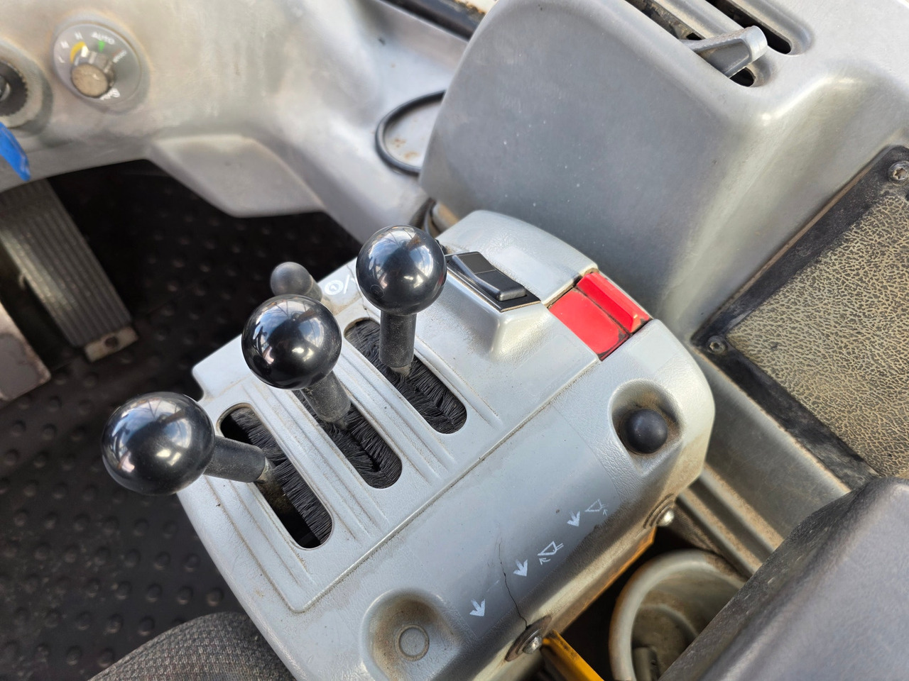 Chargeuse sur pneus Volvo L90E: photos 20