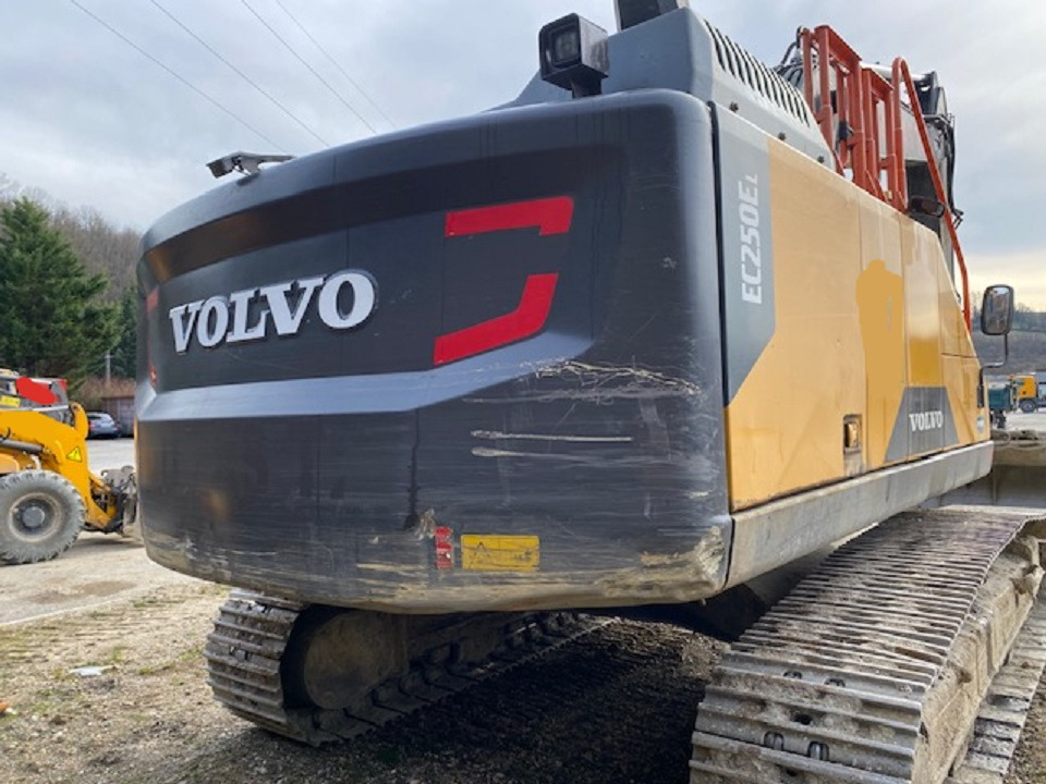VOLVO EC250EL - Pelle de démolition: photos 3 VOLVO EC250EL - Pelle de démolition: photos 3