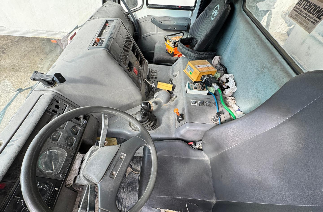 Betonpompa 28MT CIFA ASTRA HD84.38 - Camion malaxeur pompe: photos 2 Betonpompa 28MT CIFA ASTRA HD84.38 - Camion malaxeur pompe: photos 2