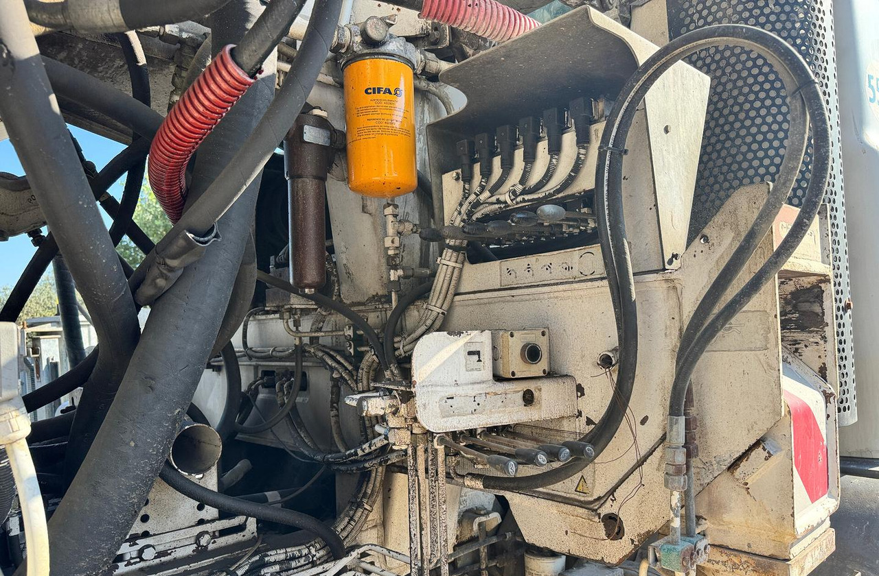 Crédit-bail  Betonpompa CIFA ASTRA HD84.38 - 2003 Betonpompa CIFA ASTRA HD84.38 - 2003: photos 14