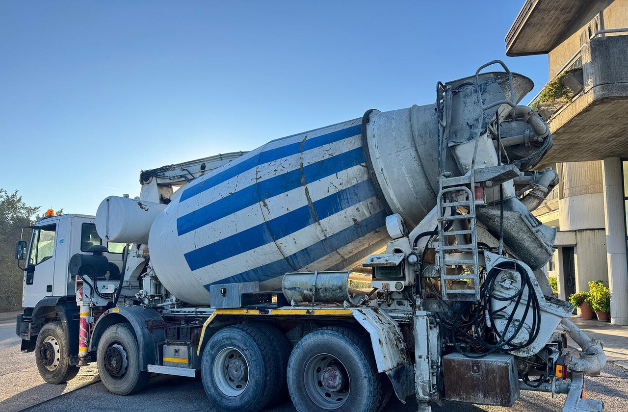 Crédit-bail  Betonpompa CIFA Iveco Trakker 410E44 Betonpompa CIFA Iveco Trakker 410E44: photos 12