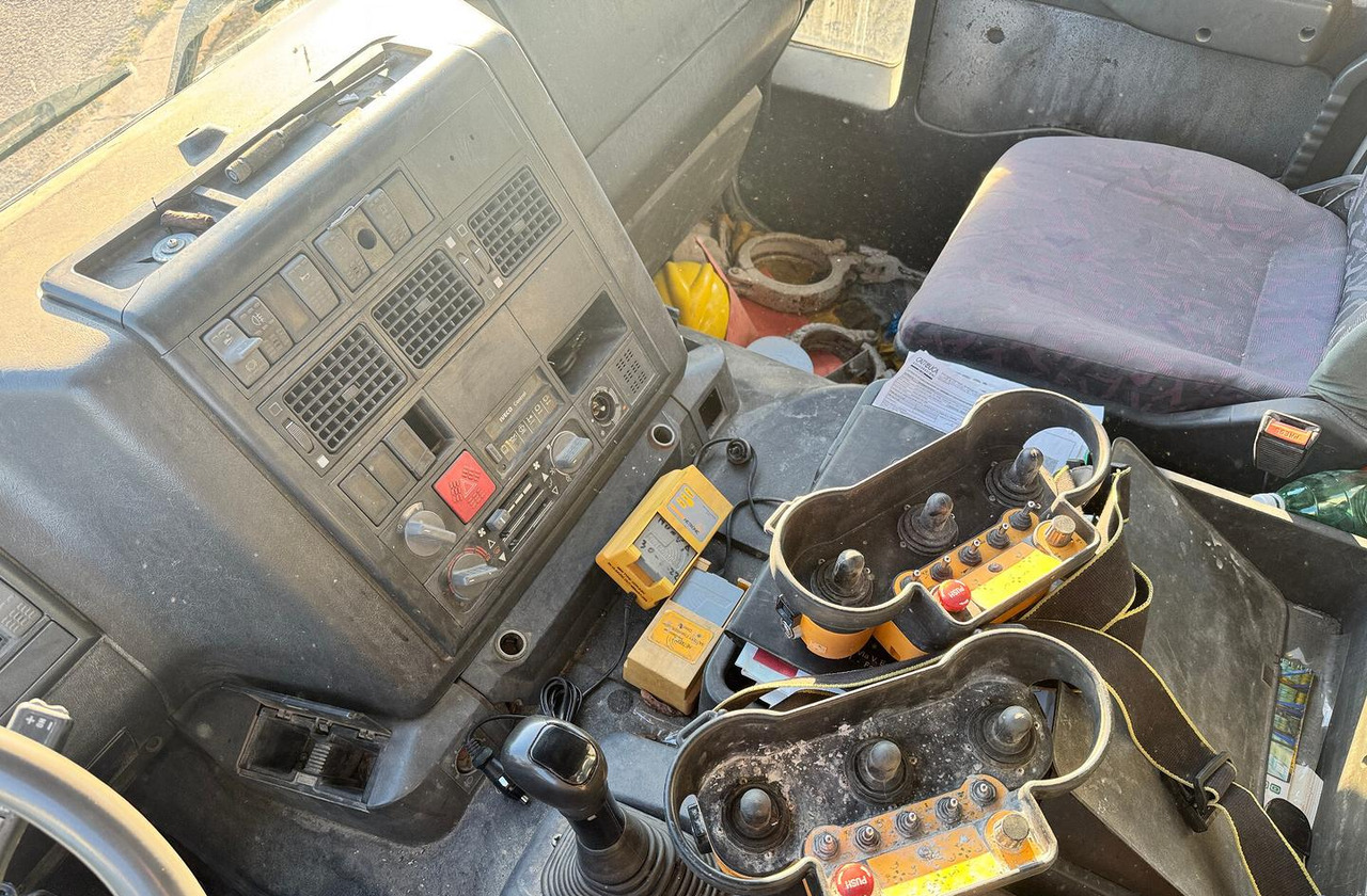 Crédit-bail  Betonpompa CIFA Iveco Trakker 410E44 Betonpompa CIFA Iveco Trakker 410E44: photos 6