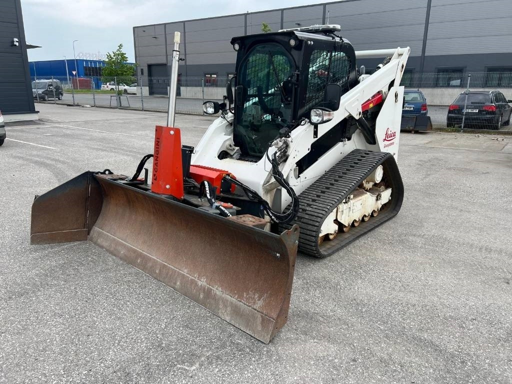 CAT 289D3 with blade and Leica ready - LIKE NEW - Chargeuse sur chenilles: photos 1 CAT 289D3 with blade and Leica ready - LIKE NEW - Chargeuse sur chenilles: photos 1