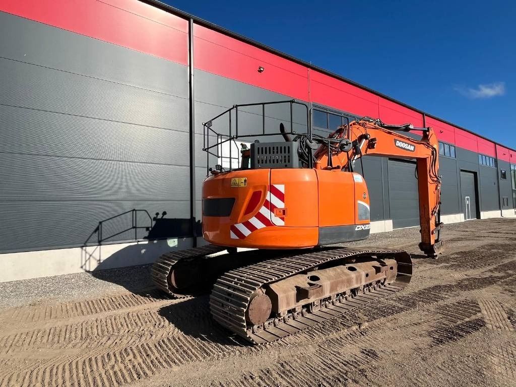Doosan DX 235 LCR-5 - Pelle sur chenille: photos 4 Doosan DX 235 LCR-5 - Pelle sur chenille: photos 4