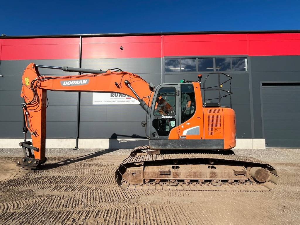 Doosan DX 235 LCR-5 - Pelle sur chenille: photos 1 Doosan DX 235 LCR-5 - Pelle sur chenille: photos 1
