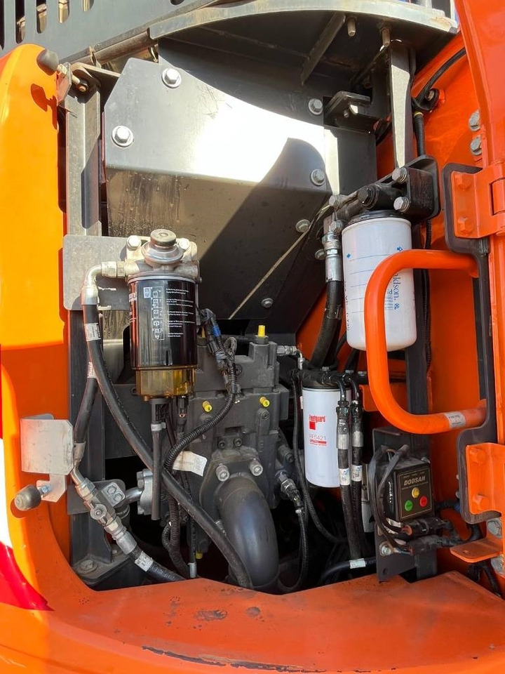 Pelle sur chenille Doosan DX 235 LCR-5: photos 7