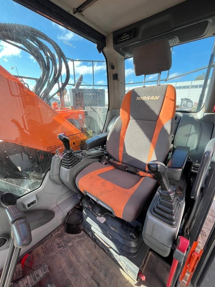 Pelle sur chenille Doosan DX 235 LCR-5: photos 13