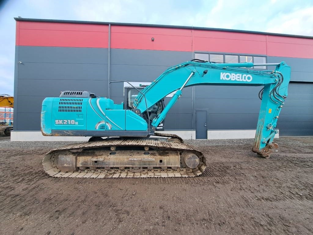 Kobelco SK 210 LC-10 - Pelle sur chenille: photos 5 Kobelco SK 210 LC-10 - Pelle sur chenille: photos 5