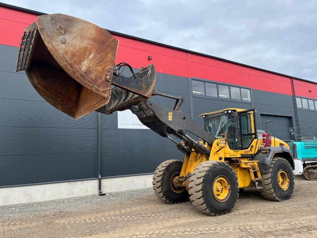 Volvo L 120 H - Chargeuse sur pneus: photos 1 Volvo L 120 H - Chargeuse sur pneus: photos 1