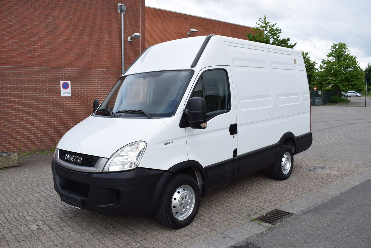 Iveco Daily 35 S 14L2H2 AHK Regale Standheizung - Fourgon utilitaire: photos 1 Iveco Daily 35 S 14L2H2 AHK Regale Standheizung - Fourgon utilitaire: photos 1