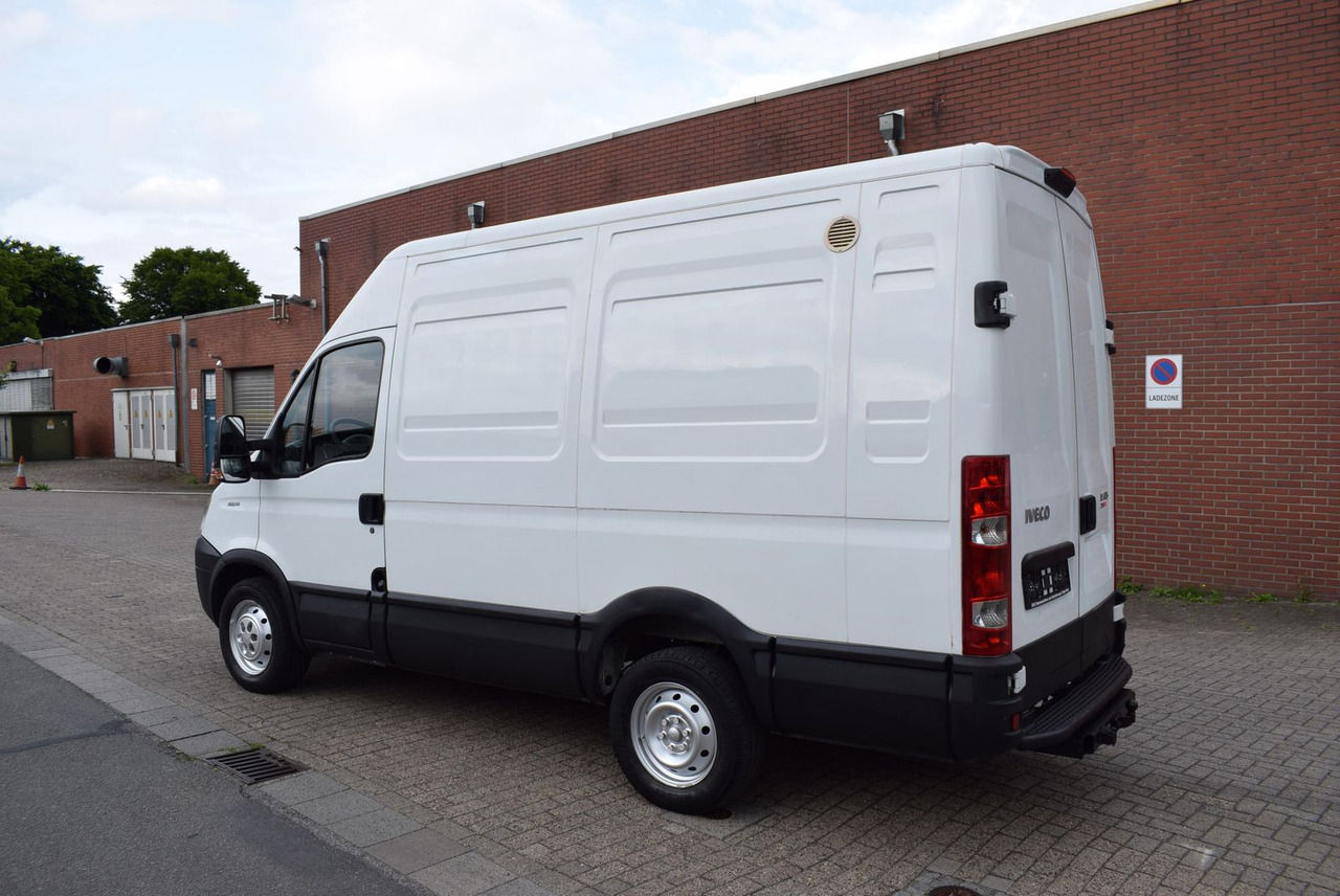 Iveco Daily 35 S 14L2H2 AHK Regale Standheizung - Fourgon utilitaire: photos 4 Iveco Daily 35 S 14L2H2 AHK Regale Standheizung - Fourgon utilitaire: photos 4
