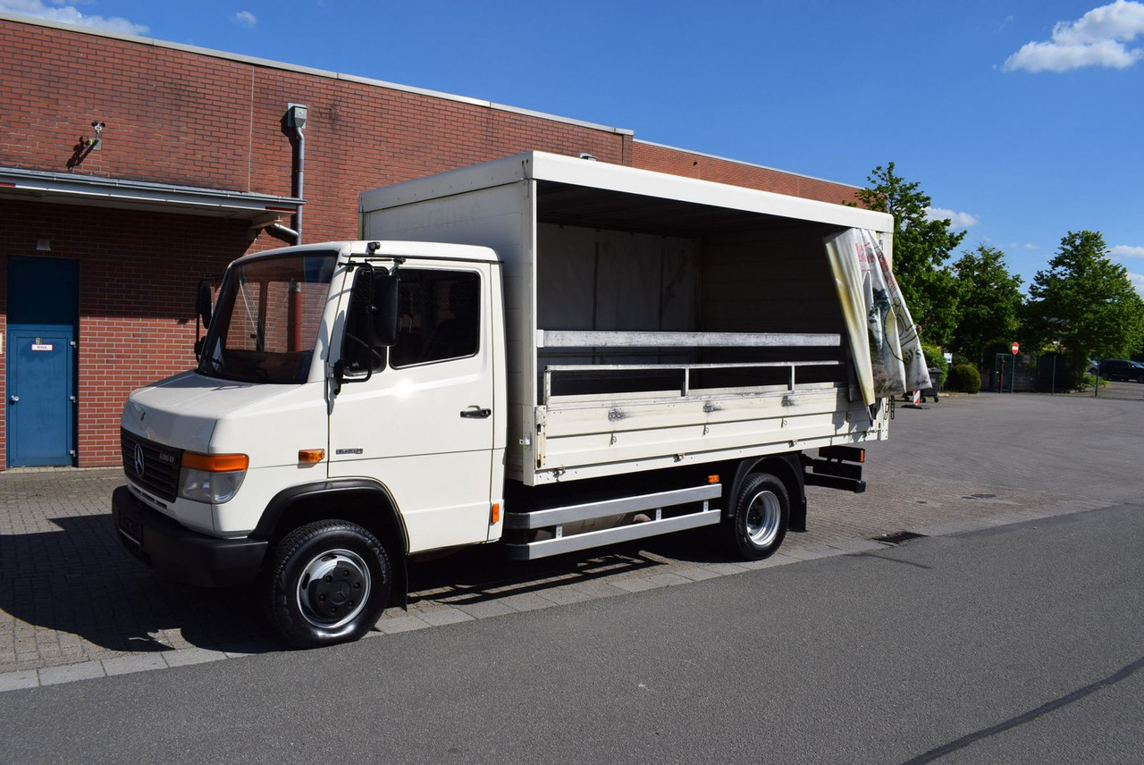 Mercedes-Benz Vario Vario 616 D GetränkeNutzlast 2450KG - Véhicule utilitaire plateau baché: photos 1 Mercedes-Benz Vario Vario 616 D GetränkeNutzlast 2450KG - Véhicule utilitaire plateau baché: photos 1