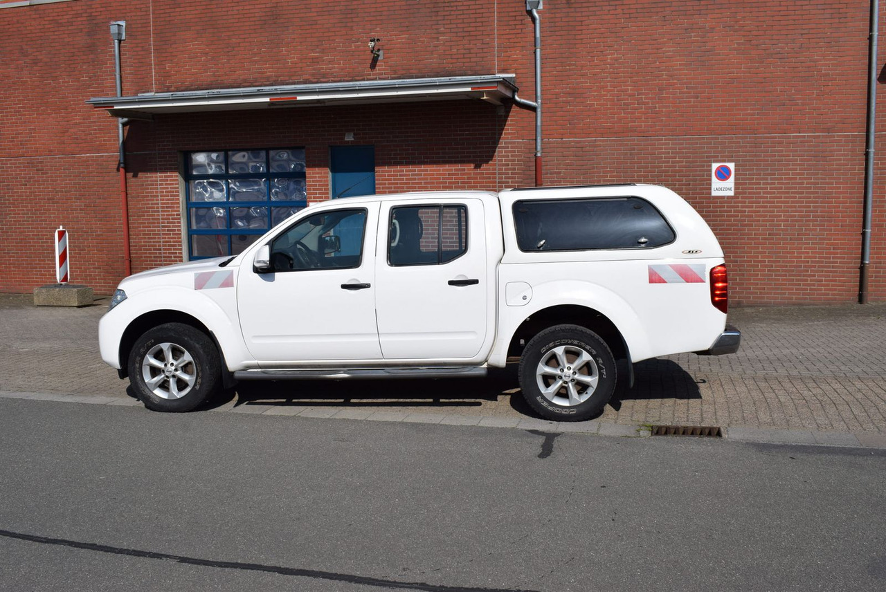 Nissan Navara Double Cab SE 4x4 Automatik Hardtop AHK - SUV: photos 2 Nissan Navara Double Cab SE 4x4 Automatik Hardtop AHK - SUV: photos 2
