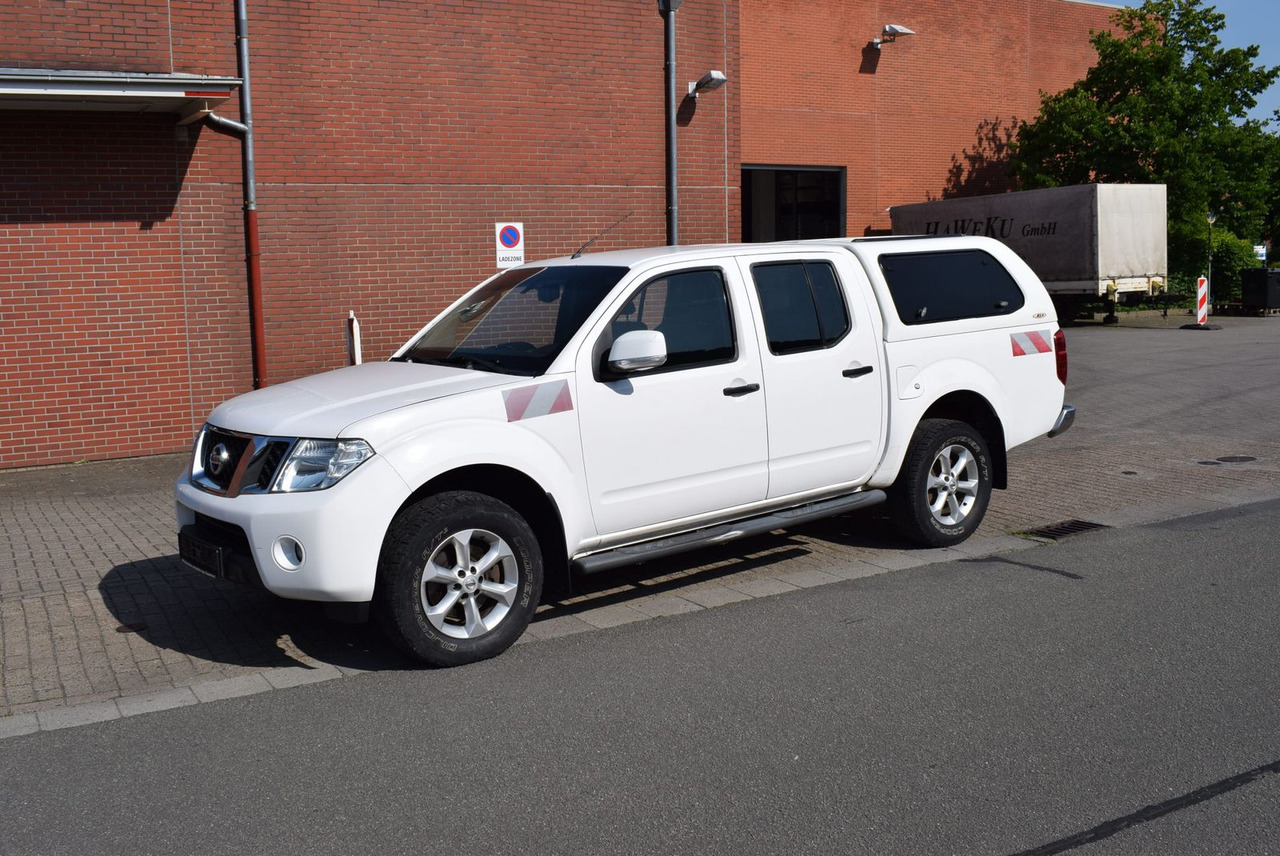 Nissan Navara Double Cab SE 4x4 Automatik Hardtop AHK - SUV: photos 1 Nissan Navara Double Cab SE 4x4 Automatik Hardtop AHK - SUV: photos 1