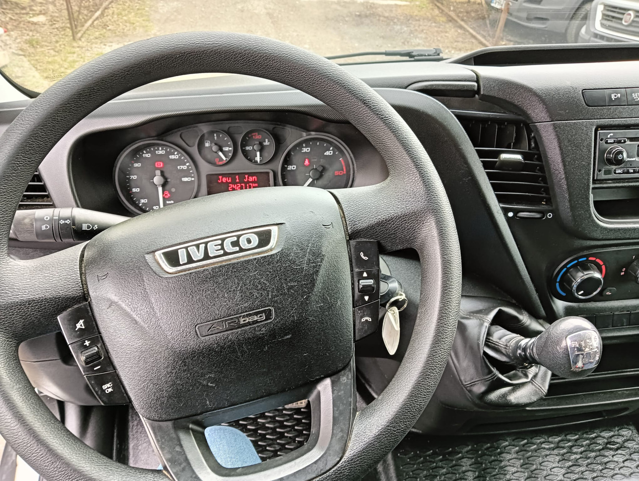 IVECO DAILY 35C14 WYWROTKA KIPER NR 820 - Véhicule utilitaire benne: photos 3 IVECO DAILY 35C14 WYWROTKA KIPER NR 820 - Véhicule utilitaire benne: photos 3