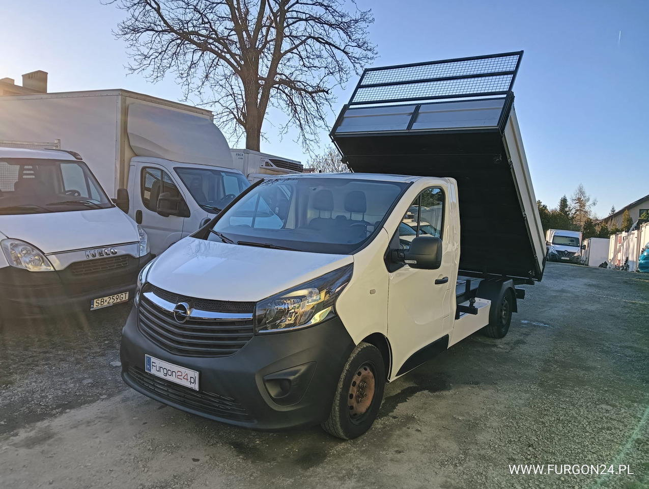 OPEL VIVARO WYWROTKA KIPER Z NAJAZDAMI NR 632 - Véhicule utilitaire benne: photos 1 OPEL VIVARO WYWROTKA KIPER Z NAJAZDAMI NR 632 - Véhicule utilitaire benne: photos 1
