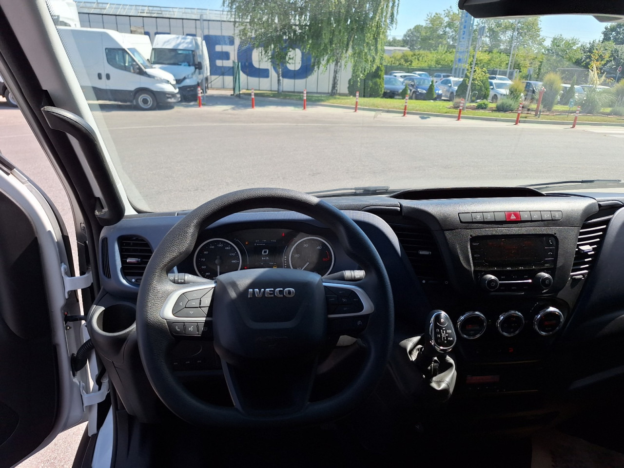 IVECO DAILY 72C18 A8 34m3 - Fourgon utilitaire: photos 5 IVECO DAILY 72C18 A8 34m3 - Fourgon utilitaire: photos 5