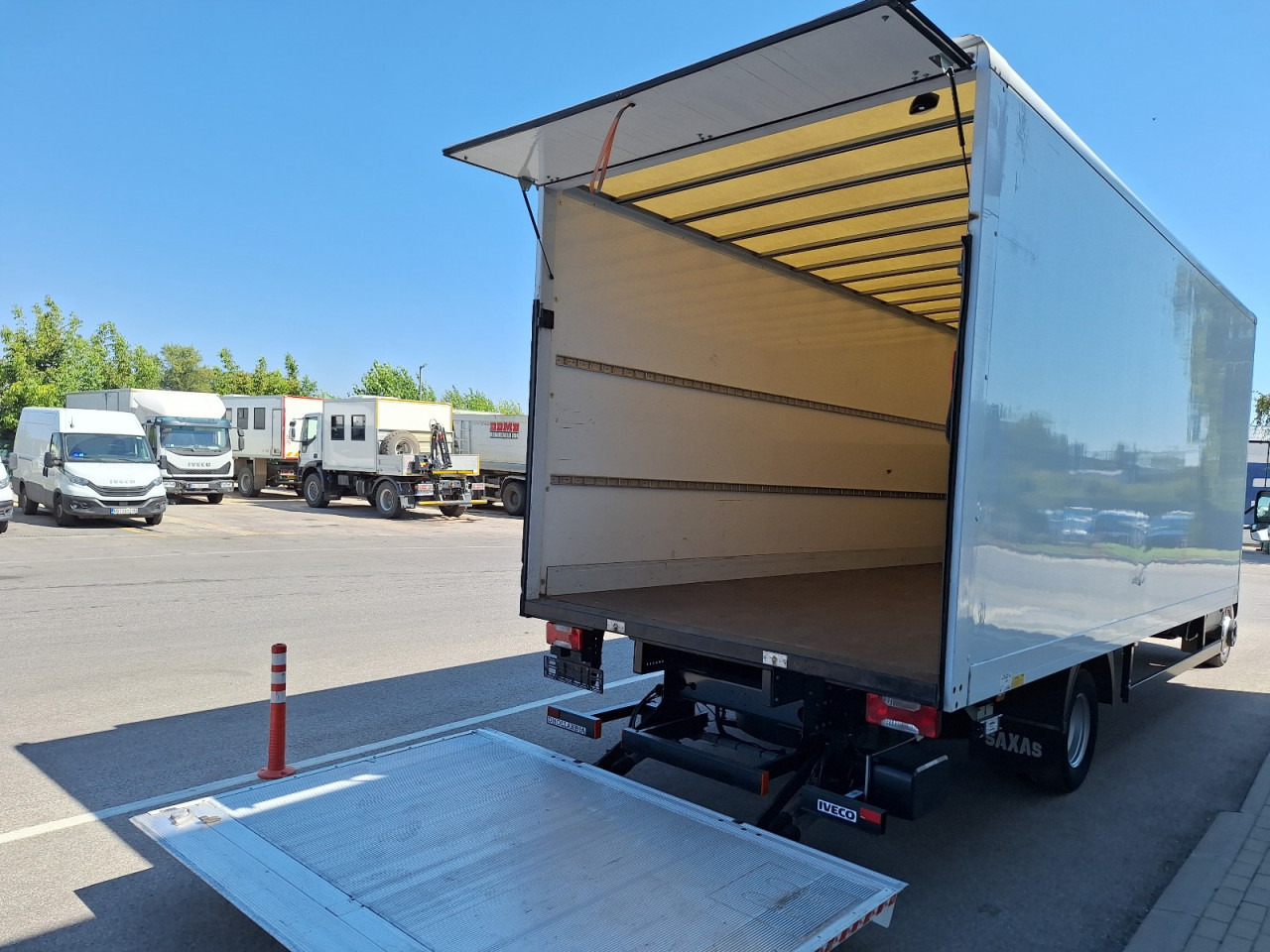 IVECO DAILY 72C18 A8 34m3 - Fourgon utilitaire: photos 2 IVECO DAILY 72C18 A8 34m3 - Fourgon utilitaire: photos 2