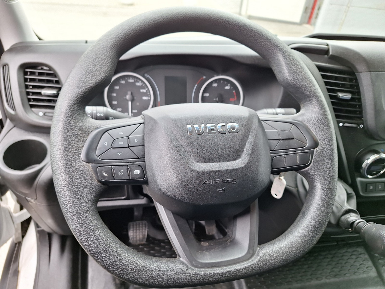 IVECO Daily ne postoji - Fourgon utilitaire: photos 5 IVECO Daily ne postoji - Fourgon utilitaire: photos 5