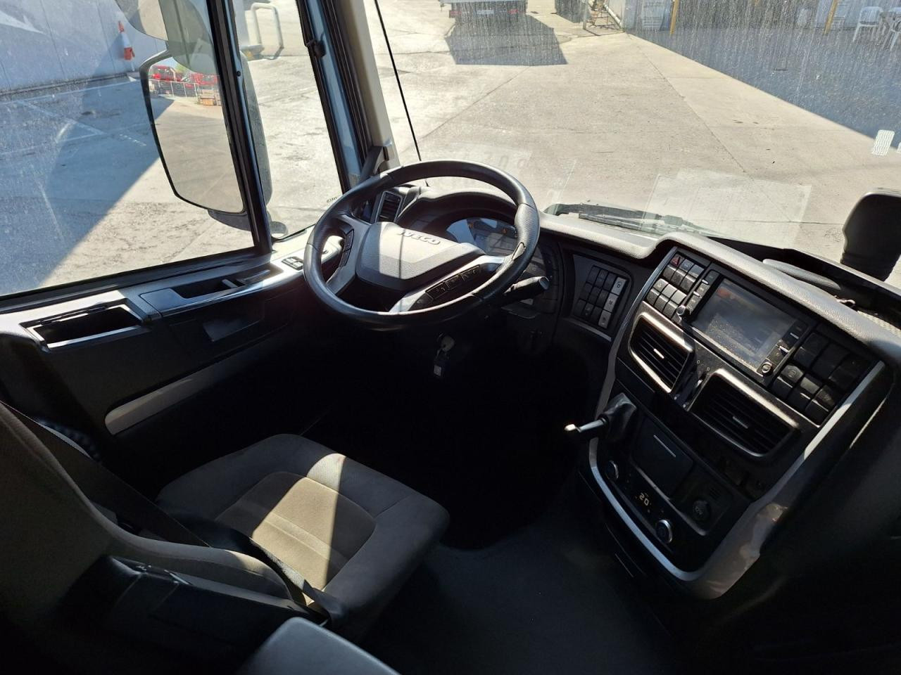 Photo d'intérieur 1: Crédit-bail IVECO Stralis NP AS440S40T/P NG IVECO Stralis NP AS440S40T/P NG
