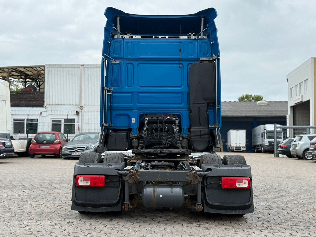 DAF XF 460 Low +Retarter+2xTank - Tracteur routier: photos 5 DAF XF 460 Low +Retarter+2xTank - Tracteur routier: photos 5