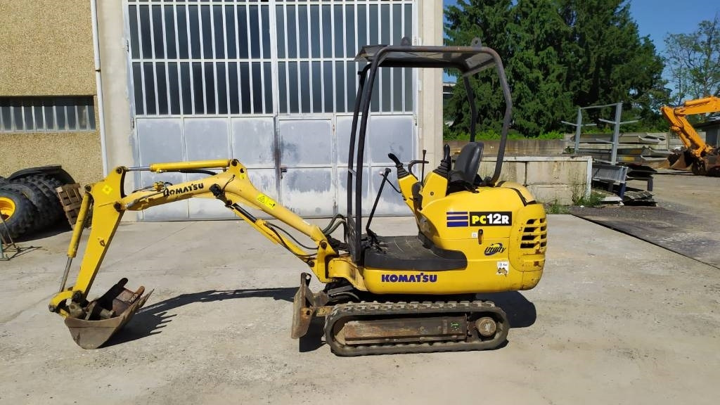 Komatsu PC 12 R-8 - Mini pelle: photos 2 Komatsu PC 12 R-8 - Mini pelle: photos 2
