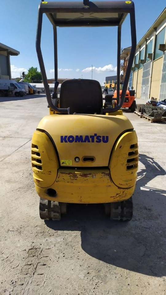 Komatsu PC 12 R-8 - Mini pelle: photos 3 Komatsu PC 12 R-8 - Mini pelle: photos 3