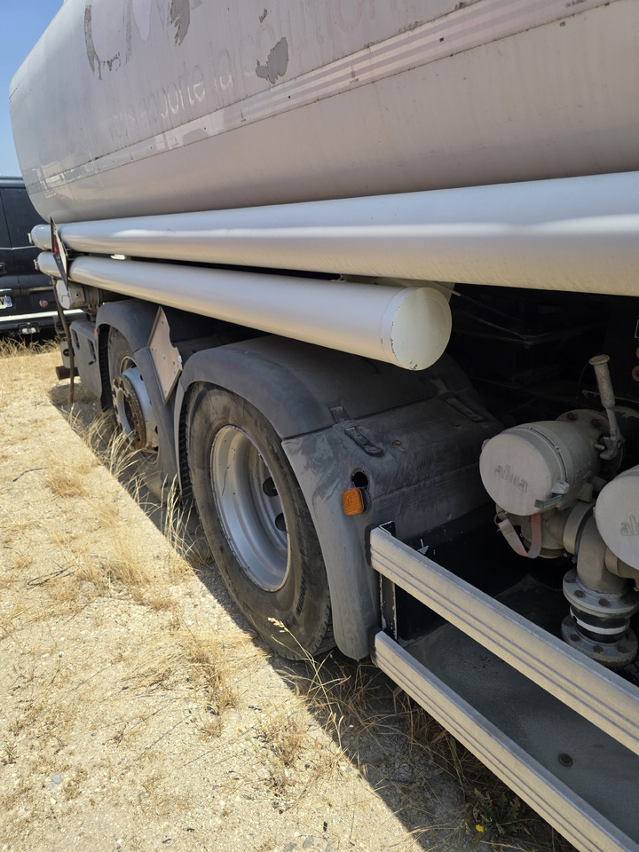 MAN TGA 26-320 - Camion citerne: photos 4 MAN TGA 26-320 - Camion citerne: photos 4