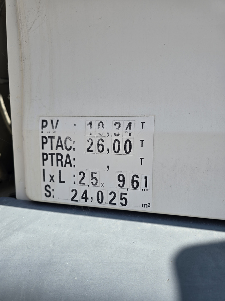 MAN TGA 26-320 - Camion citerne: photos 2 MAN TGA 26-320 - Camion citerne: photos 2